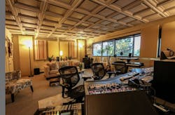 1652335169481 Ceilumeocrecordingrear 1652335169481 Ceilumeocrecordingrear