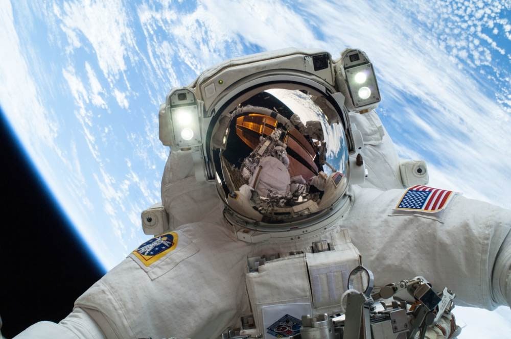 1652336412920 Astronaut Selfie