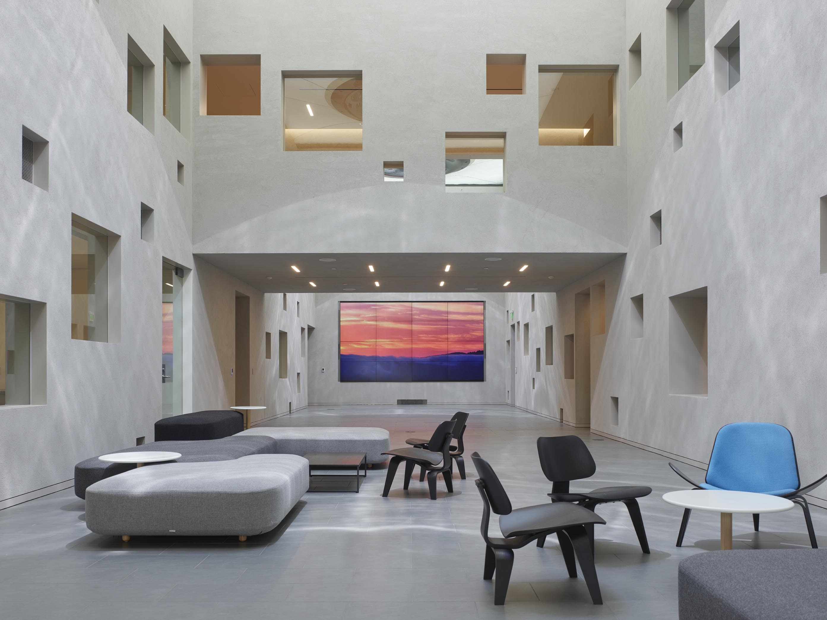 1652339965053 Photograph 1 Roland Halbe 25460091