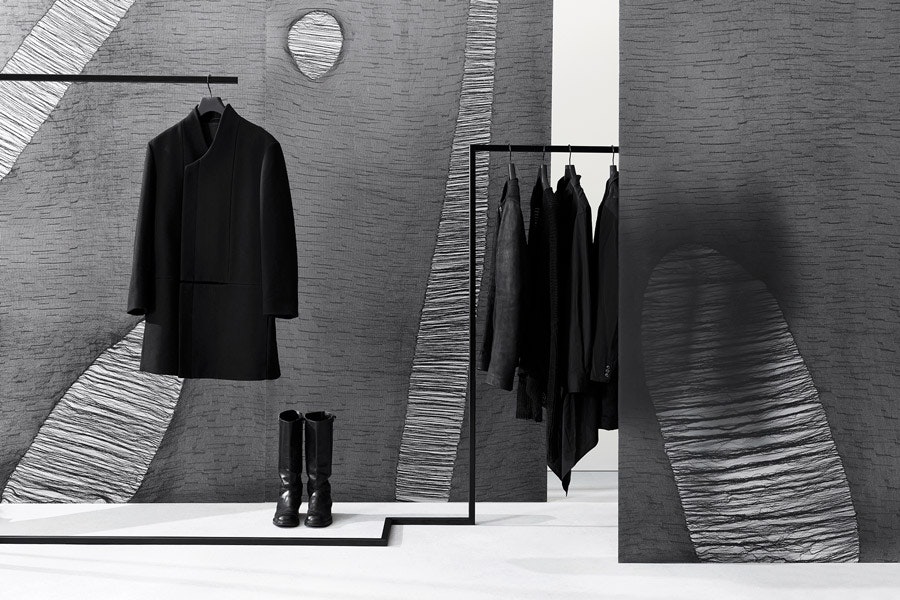 I1017_ReadyRunway_3form_Snag_Coal_1