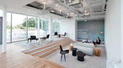 Hq Floor 4 Lounge People