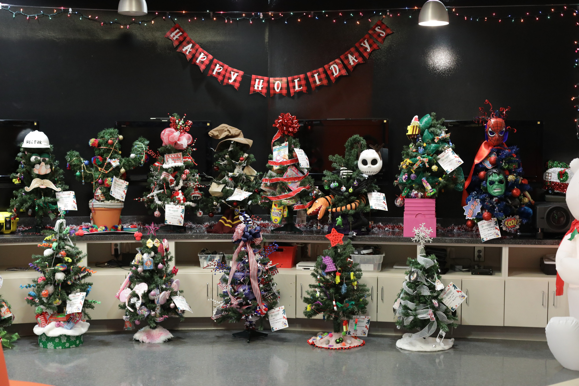 Jj Helping Hands Image 5 6387a76bc59e2