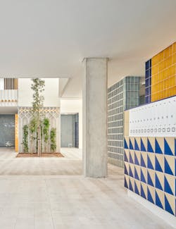 Winner of the Tile of Spain Awards' Architecture category. Winner of the Tile of Spain Awards' Architecture category.