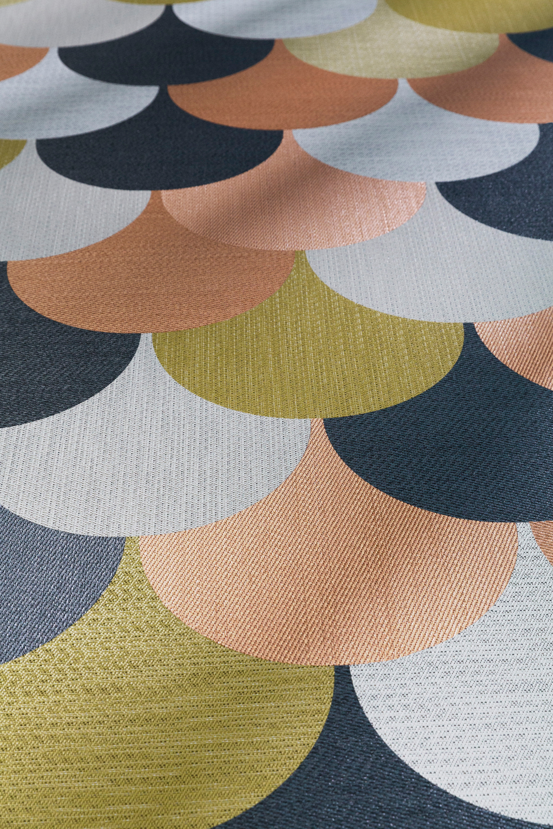 Bolon Studio Scale Now Copper Anthracite Artisan Spring Chalky Close3 Webres 645bba2953d22