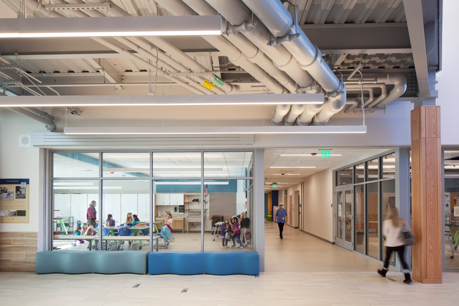 JCJ's Maker Spaces at Manchester Memorial Elementary School in Manchester by the Sea, MA, provide passive observation of the corridor while placing learning on display.