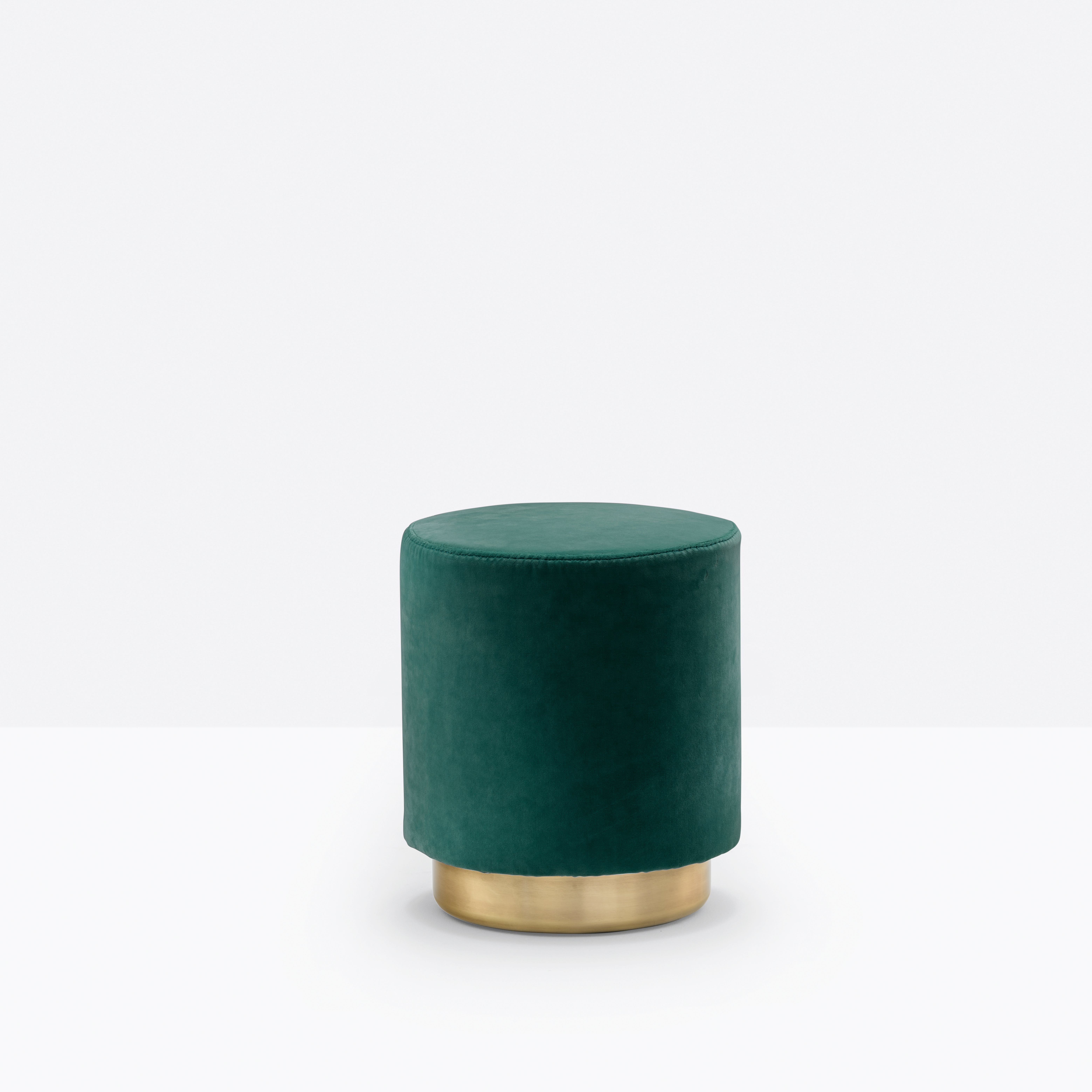 Wow, an upholstered pouf that also comes in velvet is available in several shapes and colors.