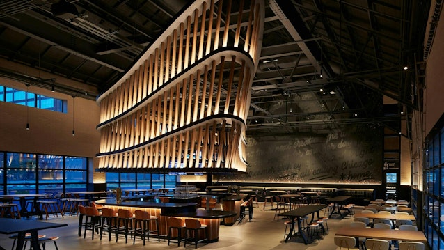 The drama of the massive harp sculpture in the center of the main bar room leaves guests captivated.