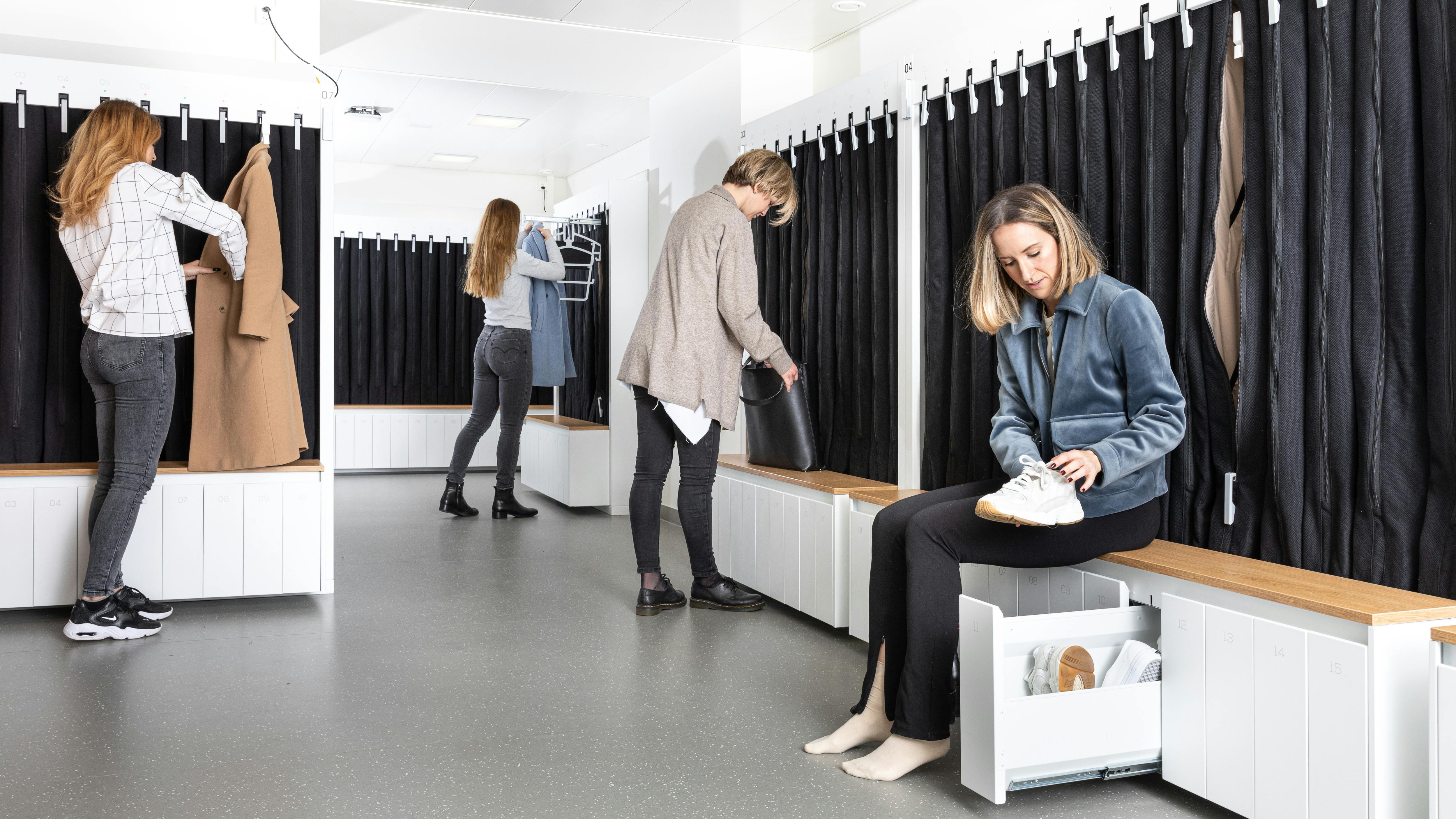 Zippsafe smart locker is made of soft textile bags.