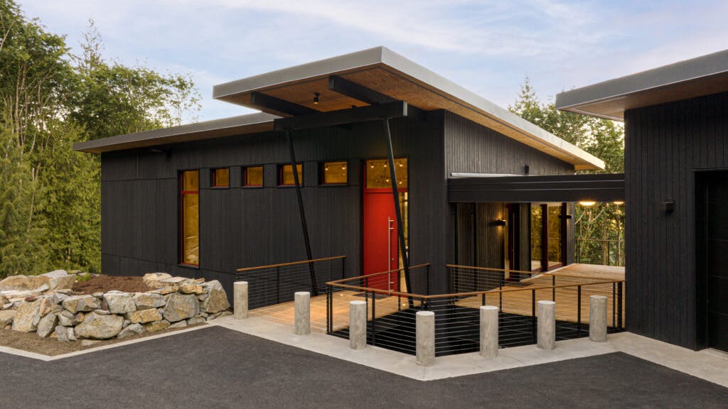 Gendai Yakisugi (Wood Cladding) by Nakamoto Forestry