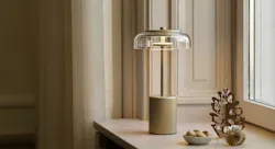 Blossi Table Mini in nordic gold.