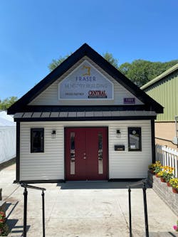 The sensory building’s crisp white exterior with contrasting trim is designed to recall the original Fraser founder’s groundbreaking community school that provided a welcoming environment for children with disabilities. The sensory building’s crisp white exterior with contrasting trim is designed to recall the original Fraser founder’s groundbreaking community school that provided a welcoming environment for children with disabilities.