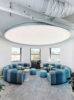 Designed for a new generation’s emphasis on group interaction, a curved seating area invites collaboration with its lounge-like atmosphere. Designed for a new generation’s emphasis on group interaction, a curved seating area invites collaboration with its lounge-like atmosphere.