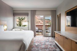 Guest rooms bring the raw beauty of the outdoors inside with carpeting and furnishings that echo the desert tones while providing unmatched comfort. Guest rooms bring the raw beauty of the outdoors inside with carpeting and furnishings that echo the desert tones while providing unmatched comfort.