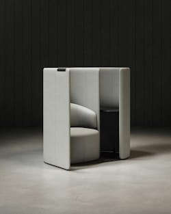 The Tulipan pod creates a micro-quiet zone without a formal door. The Tulipan pod creates a micro-quiet zone without a formal door.