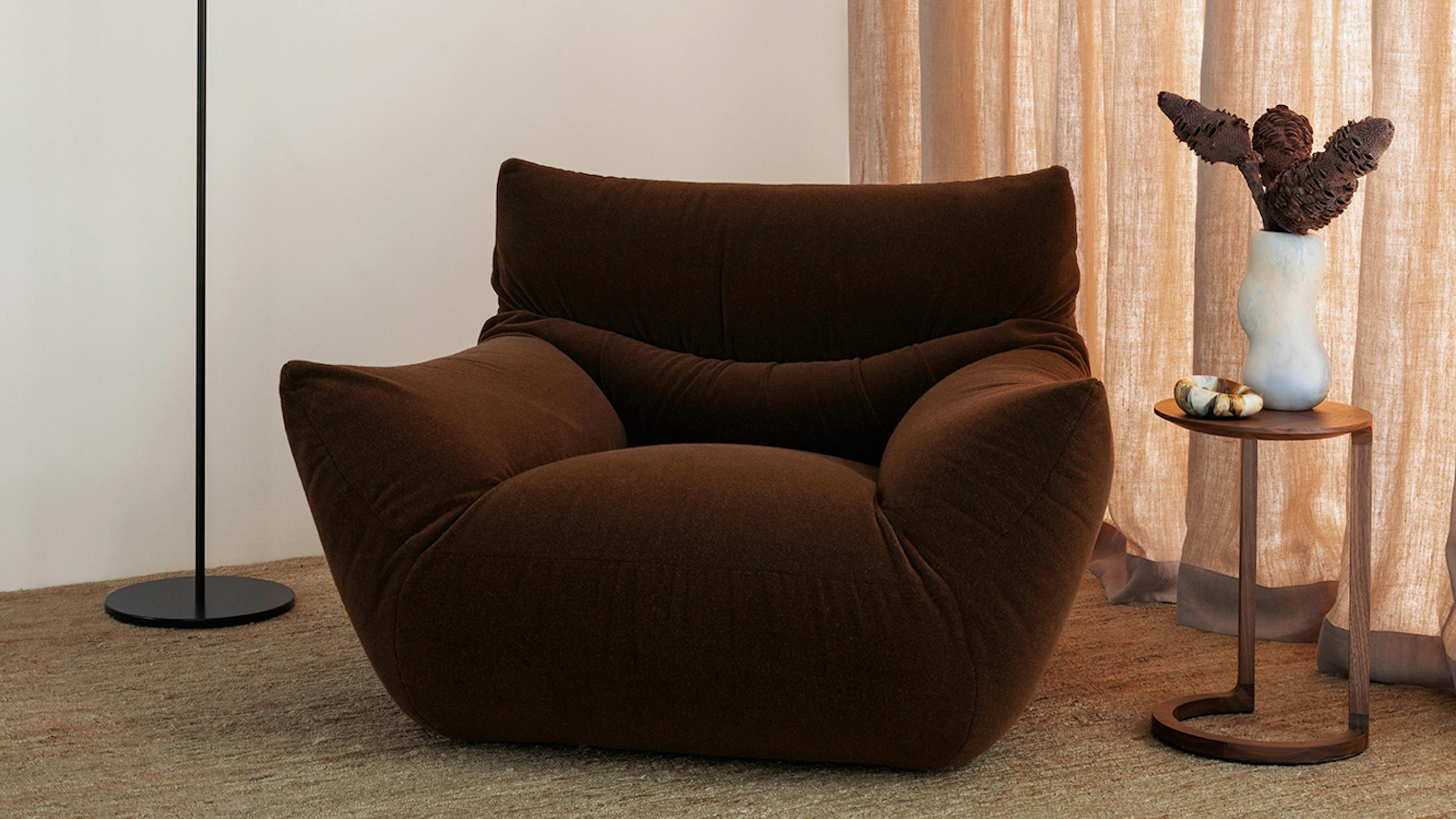 Mokum's Lama Velvet in chestnut.