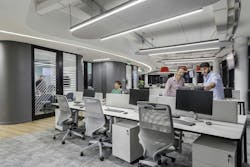 Perimeter workstation layout with desks arranged along the exterior wall, taking advantage of the building’s edge condition and views. Perimeter workstation layout with desks arranged along the exterior wall, taking advantage of the building’s edge condition and views.