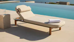 Huma sunbed comes in stationary and wheeled versions. Huma sunbed comes in stationary and wheeled versions.